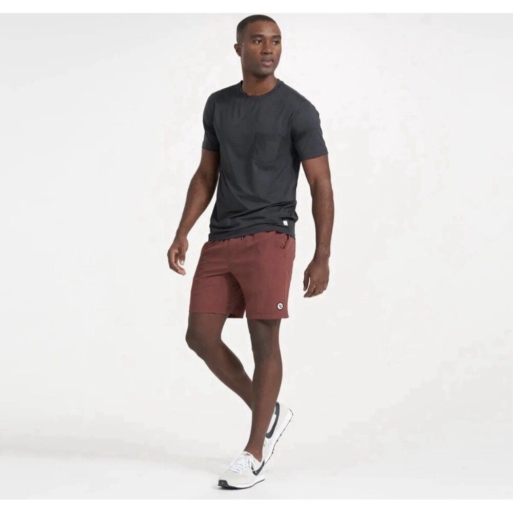 Vuori Kore Shorts Mens Small Chestnut Performance Workout Training Gym